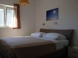 Comfortable Apartment With Roof Terrace and Sea View