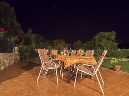 Adorable Holiday Home With Private Pool & Terrace With Barbecue