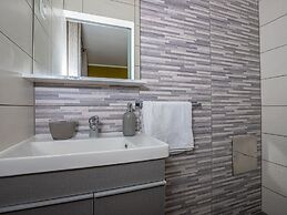 Apartment in Dramalj With Swimming Pool