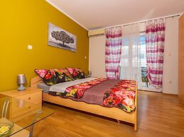 Apartment in Dramalj With Swimming Pool