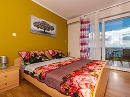 Apartment in Dramalj With Swimming Pool