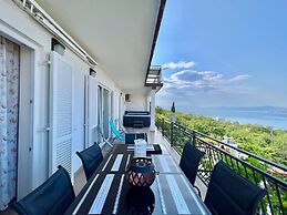 Apartment in Dramalj With Swimming Pool