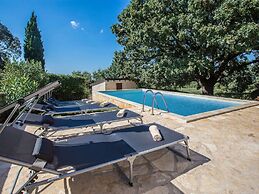 Adorable Holiday Home With Private Swimming Pool & Terrace