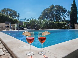 Adorable Holiday Home With Private Swimming Pool & Terrace