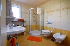 Cozy Holiday Home in Rogovici With Swimming Pool