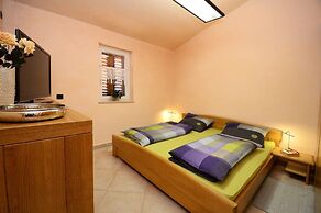 Cozy Holiday Home in Rogovici With Swimming Pool