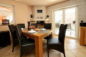 Cozy Holiday Home in Rogovici With Swimming Pool