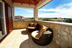 Cozy Holiday Home in Rogovici With Swimming Pool