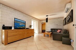 Cozy Holiday Home in Rogovici With Swimming Pool