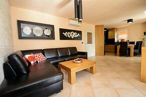 Cozy Holiday Home in Rogovici With Swimming Pool