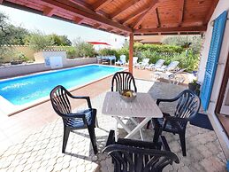 Nice Holiday House With Private Pool & Roof Terrace