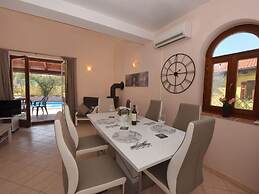 Nice Holiday House With Private Pool & Roof Terrace