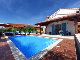 Nice Holiday House With Private Pool & Roof Terrace