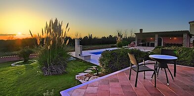 Gorgeous Villa With Private Swimming Pool and Covered Terrace