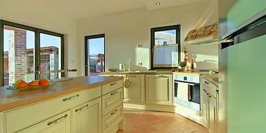 Gorgeous Villa With Private Swimming Pool and Covered Terrace