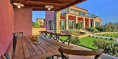Gorgeous Villa With Private Swimming Pool and Covered Terrace