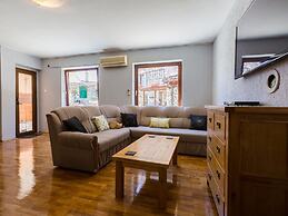 Large Holiday Home With Private Pool, Wellness & Sea View