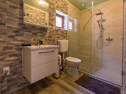 Large Holiday Home With Private Pool, Wellness & Sea View