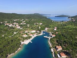 Lovely Island House With Private Swimming Pool, Garden, Bbq, Near the 