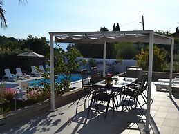 Lovely Island House With Private Swimming Pool, Garden, Bbq, Near the 