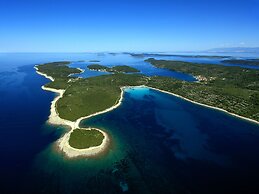 Lovely Island House With Private Swimming Pool, Garden, Bbq, Near the 