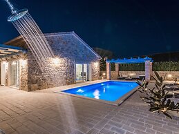 Modern Villa in Sukosan With Private Swimming Pool