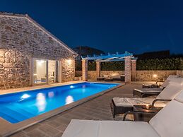 Modern Villa in Sukosan With Private Swimming Pool