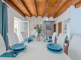 Modern Villa in Sukosan With Private Swimming Pool