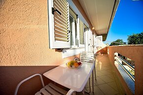 Spacious Apartment With Private Pool