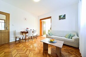 Spacious Apartment With Private Pool