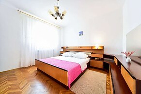 Spacious Apartment With Private Pool