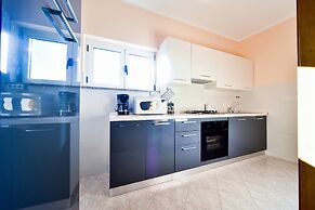 Spacious Apartment With Private Pool