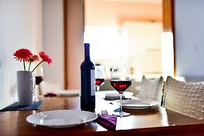 Spacious Apartment With Private Pool