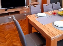 Spacious Apartment With Private Pool