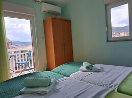 Apartment in Kastel Stafilic Near the sea