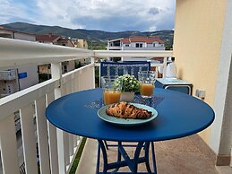 Apartment in Kastel Stafilic Near the sea