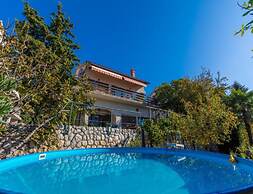 Studio Apartment With Swimming Pool & Sea View