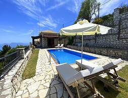 Studio Apartment With Swimming Pool & Sea View