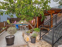 Studio Apartment With Swimming Pool & Sea View