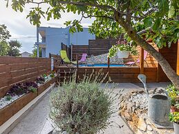 Studio Apartment With Swimming Pool & Sea View