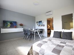 Modern Apartment With Great sea View