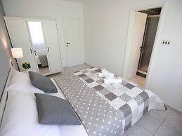 Modern Apartment With Great sea View