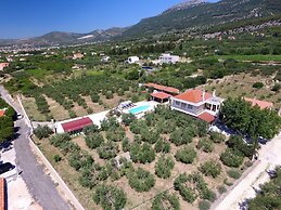 Attractive Villa in Kastel Luksic on Mount Kozjak