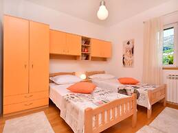 Attractive Villa in Kastel Luksic on Mount Kozjak