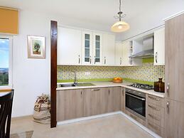 Attractive Villa in Kastel Luksic on Mount Kozjak