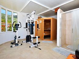 Attractive Villa in Kastel Luksic on Mount Kozjak