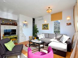 Attractive Villa in Kastel Luksic on Mount Kozjak