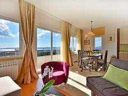 Attractive Villa in Kastel Luksic on Mount Kozjak