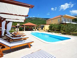 Attractive Villa in Kastel Luksic on Mount Kozjak