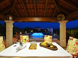 Attractive Villa in Kastel Luksic on Mount Kozjak